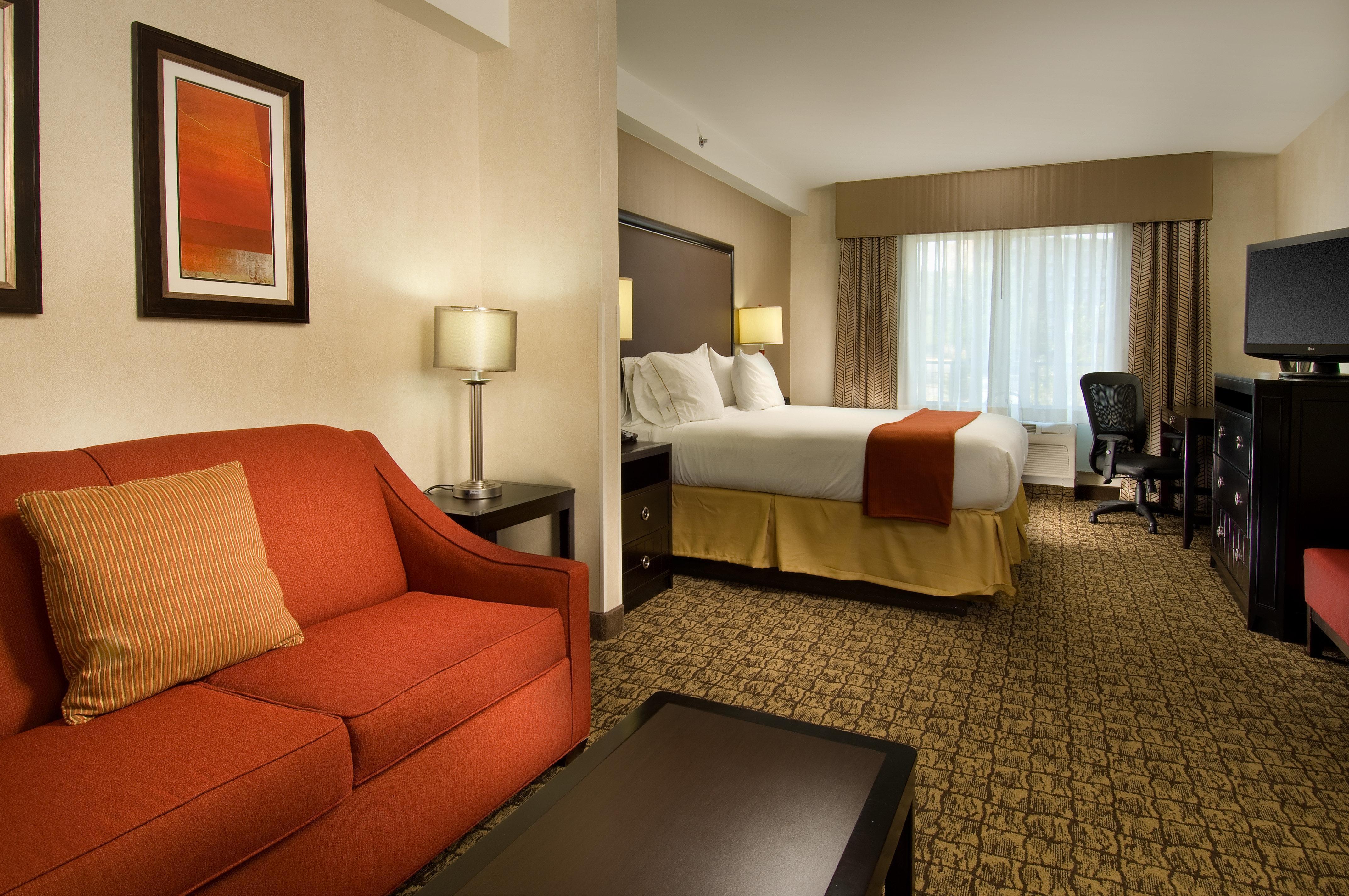 Holiday Inn Express & Suites Alexandria - Fort Belvoir By Ihg Exterior photo