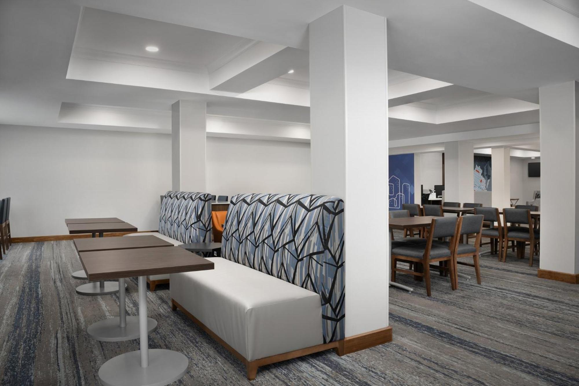 Holiday Inn Express & Suites Alexandria - Fort Belvoir By Ihg Exterior photo
